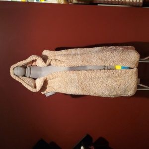 Brand New Beige and White Teddy Open Front Vest w Hood Size Large